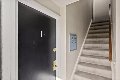Entry Way - 4720 Ridge Ave, Cincinnati, OH 45209 photo 9 of 10
