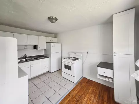 Kitchen - 4720 Ridge Ave, Cincinnati, OH 45209 photo 1 of 7