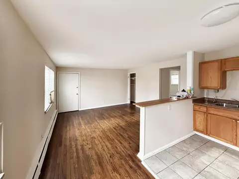Living - 4720 Ridge Ave, Cincinnati, OH 45209 photo 9 of 11