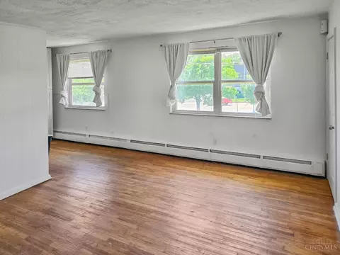 Living - 4720 Ridge Ave, Cincinnati, OH 45209 photo 1 of 11
