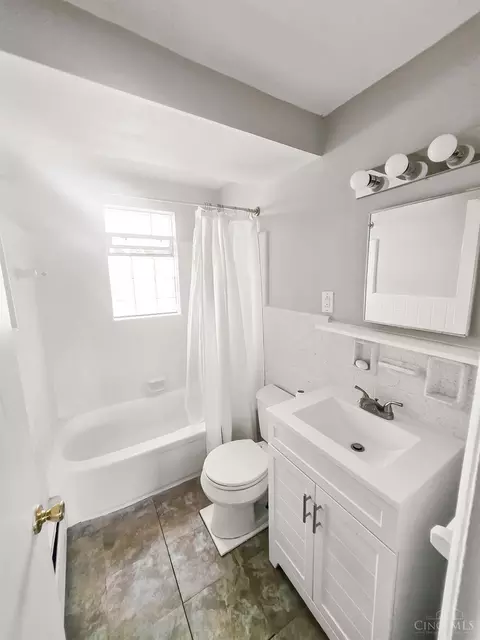 Bath - 4720 Ridge Ave, Cincinnati, OH 45209 photo 2 of 3