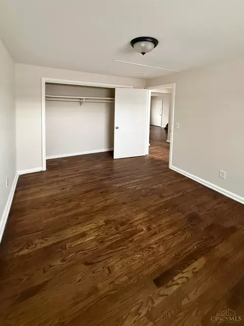 Bedroom - 4720 Ridge Ave, Cincinnati, OH 45209 photo 6 of 9