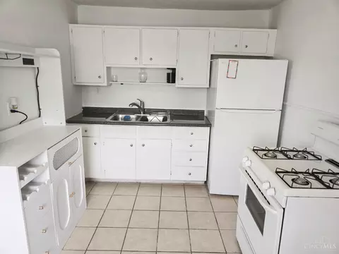 Kitchen - 4720 Ridge Ave, Cincinnati, OH 45209 photo 2 of 7