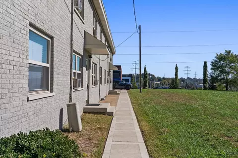 Exterior - 4720 Ridge Ave, Cincinnati, OH 45209 photo 3 of 5