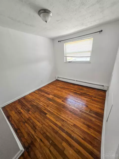 Bedroom - 4720 Ridge Ave, Cincinnati, OH 45209 photo 1 of 9