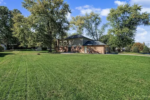 Exterior - 615 Queensgate Rd, Springboro, OH 45066 photo 13 of 16
