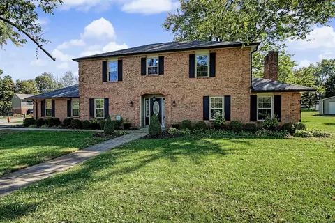 Exterior - 615 Queensgate Rd, Springboro, OH 45066 photo 3 of 16