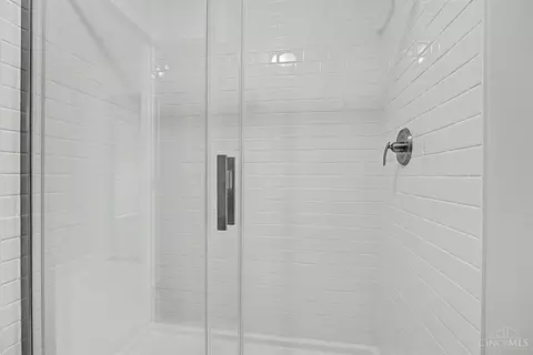 Bath - 615 Queensgate Rd, Springboro, OH 45066 photo 4 of 7
