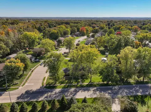 View/Area - 615 Queensgate Rd, Springboro, OH 45066 photo 3 of 6