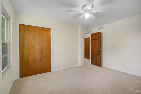 Bedroom - 615 Queensgate Rd, Springboro, OH 45066 photo 6 of 11