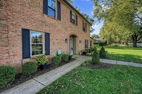 Exterior - 615 Queensgate Rd, Springboro, OH 45066 photo 5 of 16