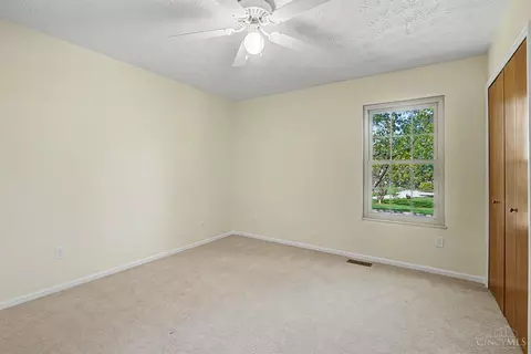 Bedroom - 615 Queensgate Rd, Springboro, OH 45066 photo 5 of 11
