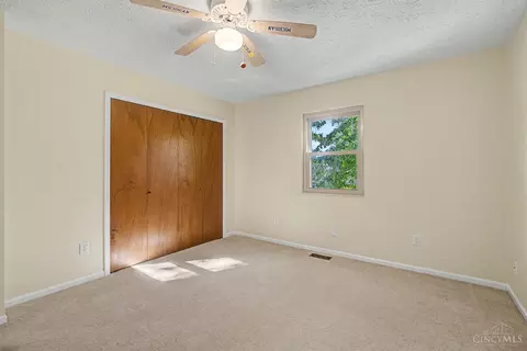 Bedroom - 615 Queensgate Rd, Springboro, OH 45066 photo 8 of 11