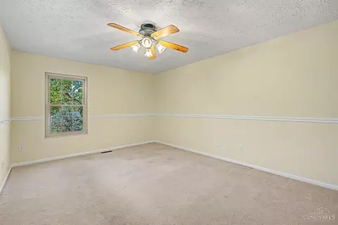 Bedroom - 615 Queensgate Rd, Springboro, OH 45066 photo 2 of 11