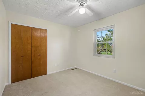 Bedroom - 615 Queensgate Rd, Springboro, OH 45066 photo 10 of 11