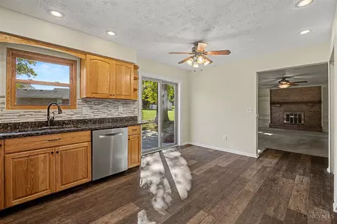 Kitchen - 615 Queensgate Rd, Springboro, OH 45066 photo 5 of 5