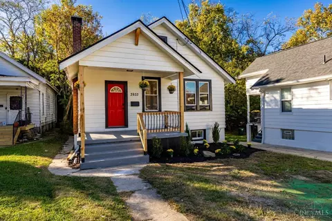 Exterior - 3933 Paxton Ave, Cincinnati, OH 45209 photo 8 of 9