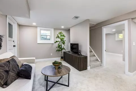 Living - 3933 Paxton Ave, Cincinnati, OH 45209 photo 4 of 4