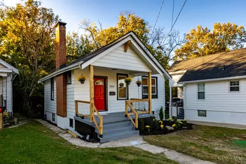Exterior - 3933 Paxton Ave, Cincinnati, OH 45209 photo 7 of 9