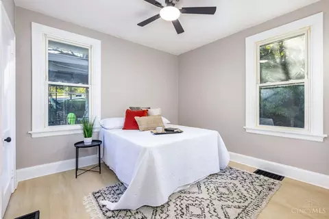 Bedroom - 3933 Paxton Ave, Cincinnati, OH 45209 photo 1 of 3