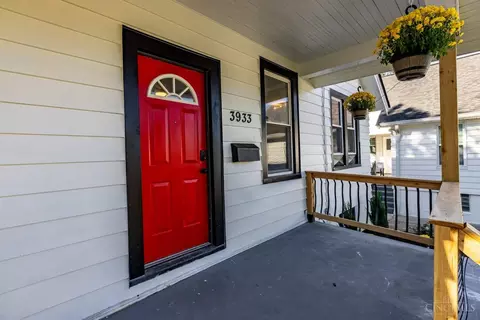 Exterior - 3933 Paxton Ave, Cincinnati, OH 45209 photo 2 of 9