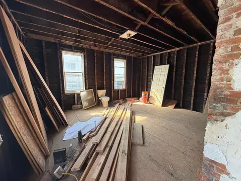 Bedroom - 2550 Riverside Dr, Cincinnati, OH 45202 photo 3 of 3