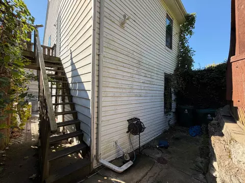 Exterior - 2550 Riverside Dr, Cincinnati, OH 45202 photo 2 of 4