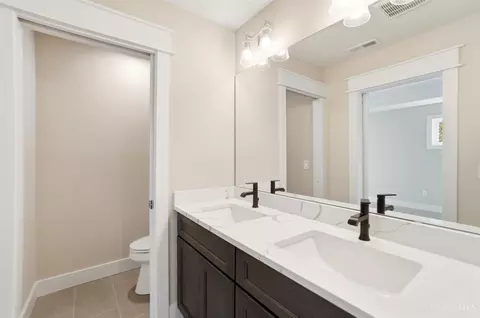 Bath - 3311 Bach Ave, Cincinnati, OH 45209 photo 4 of 7