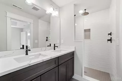 Bath - 3311 Bach Ave, Cincinnati, OH 45209 photo 1 of 7