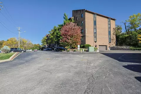 Exterior - 3004 Glenmore Ave, Cincinnati, OH 45238 photo 7 of 7