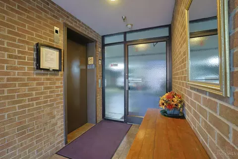 Entry Way - 3004 Glenmore Ave, Cincinnati, OH 45238 photo 1 of 2