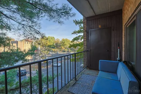 Exterior - 3004 Glenmore Ave, Cincinnati, OH 45238 photo 3 of 7
