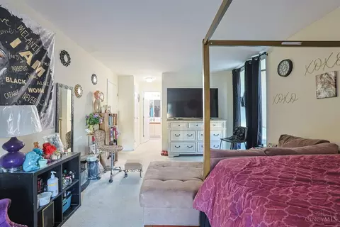 Bedroom - 3004 Glenmore Ave, Cincinnati, OH 45238 photo 2 of 2