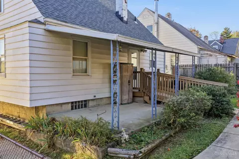Exterior - 1890 Ashbrook Dr, Cincinnati, OH 45238 photo 3 of 6