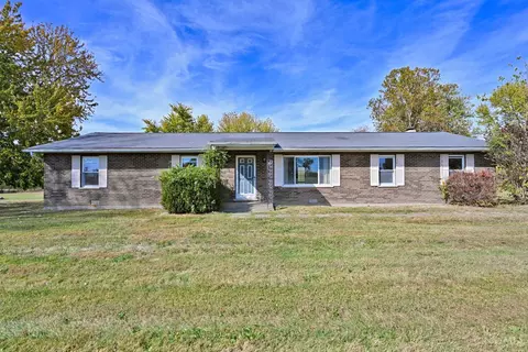 909 Hopewell Rd, Felicity, OH 45120