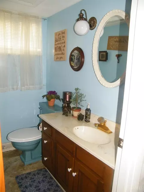 Bath - 34 Handel Ln, Greenhills, OH 45218 photo 1 of 4