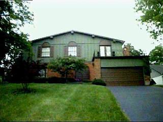 220 Ritchie Ave, Wyoming, OH 45215 photo 2