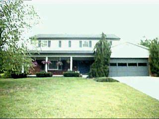 9679 Rexford Dr, Evendale, OH 45241 photo 1