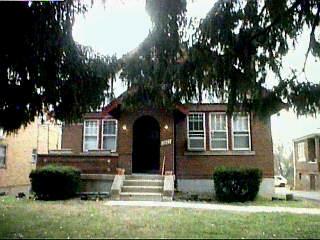 3227 Darwin Ave, Cincinnati, OH 45211 photo 1
