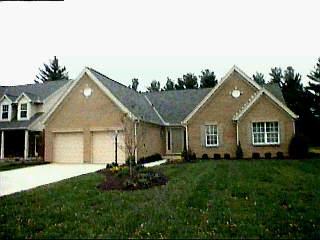 7260 Timberknoll Dr, Cincinnati, OH 45242 photo 1