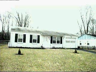 641 Carefree Dr, Cincinnati, OH 45244 photo 2