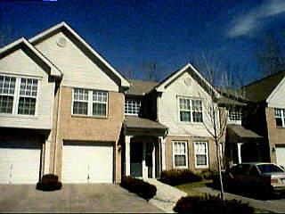 496 Mapleleaf Dr #D, Cincinnati, OH 45255 photo 3