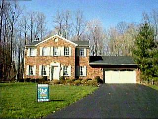 1012 Tracy Ct, Cincinnati, OH 45245 photo 3