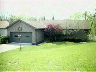 2829 Queenswood Dr, Cincinnati, OH 45211 photo 2