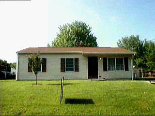645 Chateau Dr, Cincinnati, OH 45244 photo 2