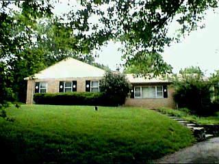 1007 Clearbrook Dr, Cincinnati, OH 45229 photo 3