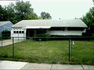 8836 Balboa Dr, Cincinnati, OH 45231 photo 2
