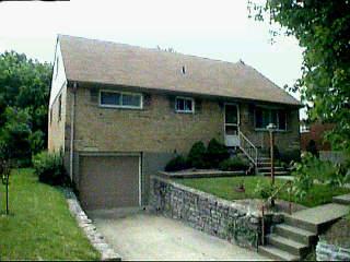 1077 Springbrook Dr, Cincinnati, OH 45224 photo 1