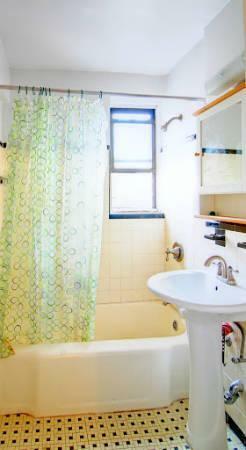 2867 Orland Ave, Cincinnati, OH 45211 photo 8