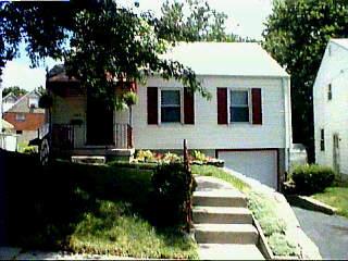 1842 Ashbrook Dr, Cincinnati, OH 45238 photo 1